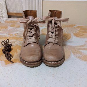 Frye x Gal Meets Glam Sabrina boot